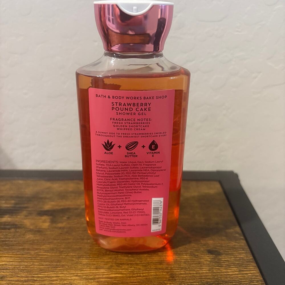 Bath and Body Works Shower Gel - Picture 2 of 2